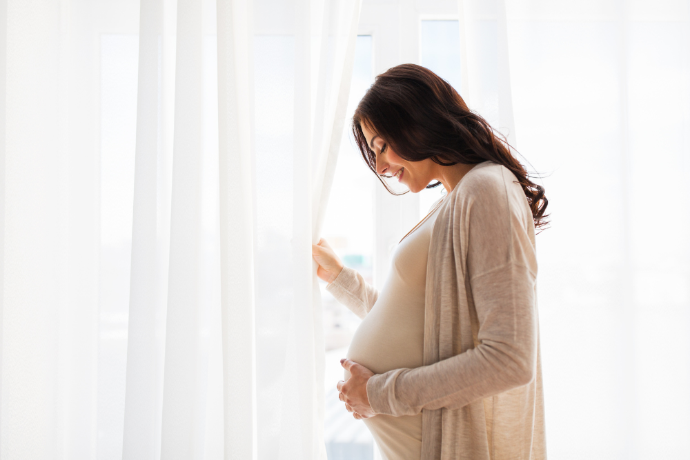 Séance de sophrologie prénatale à Épinal pour femme enceinte, préparation à la naissance